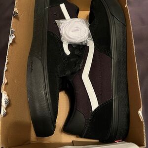 Vans Men's Black and White Sneakers